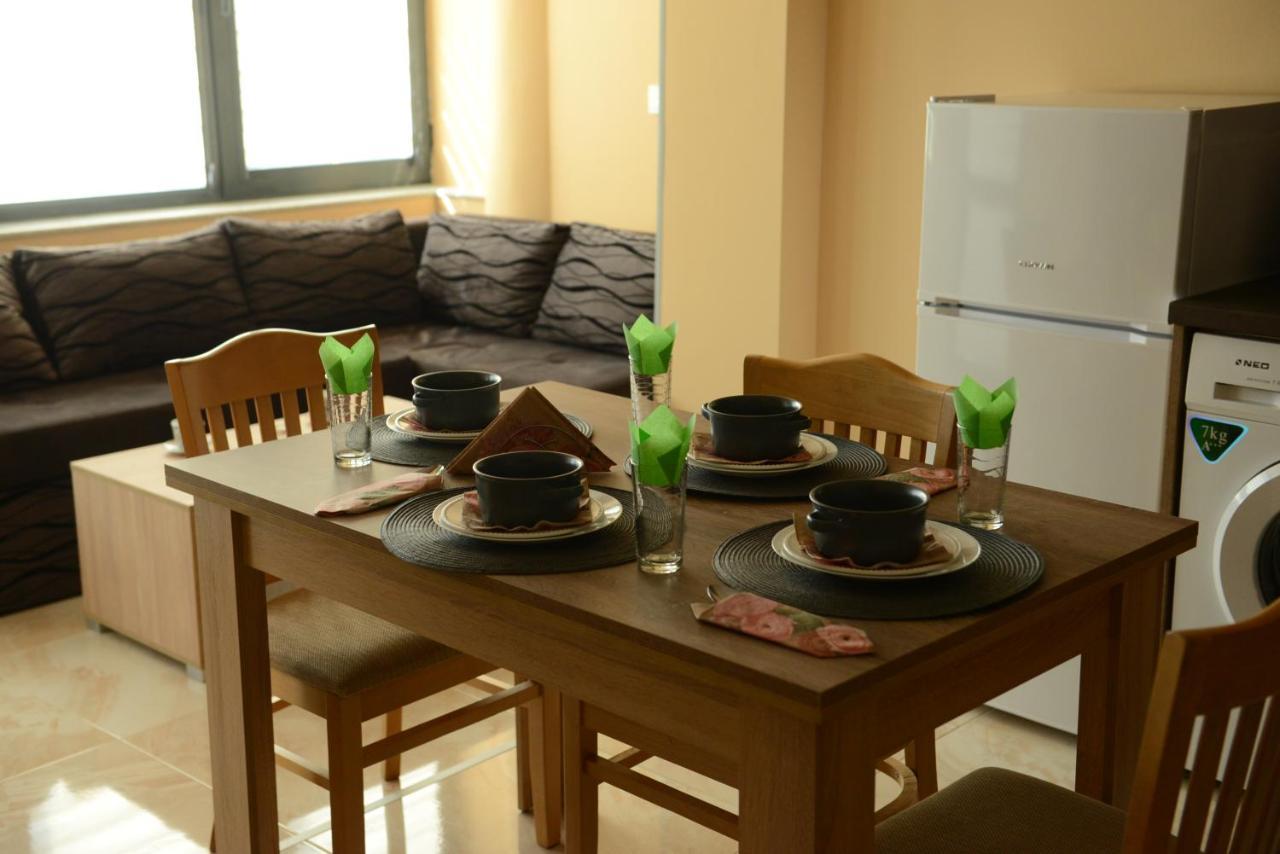 Family Hotel Gotse Delchev ภายนอก รูปภาพ