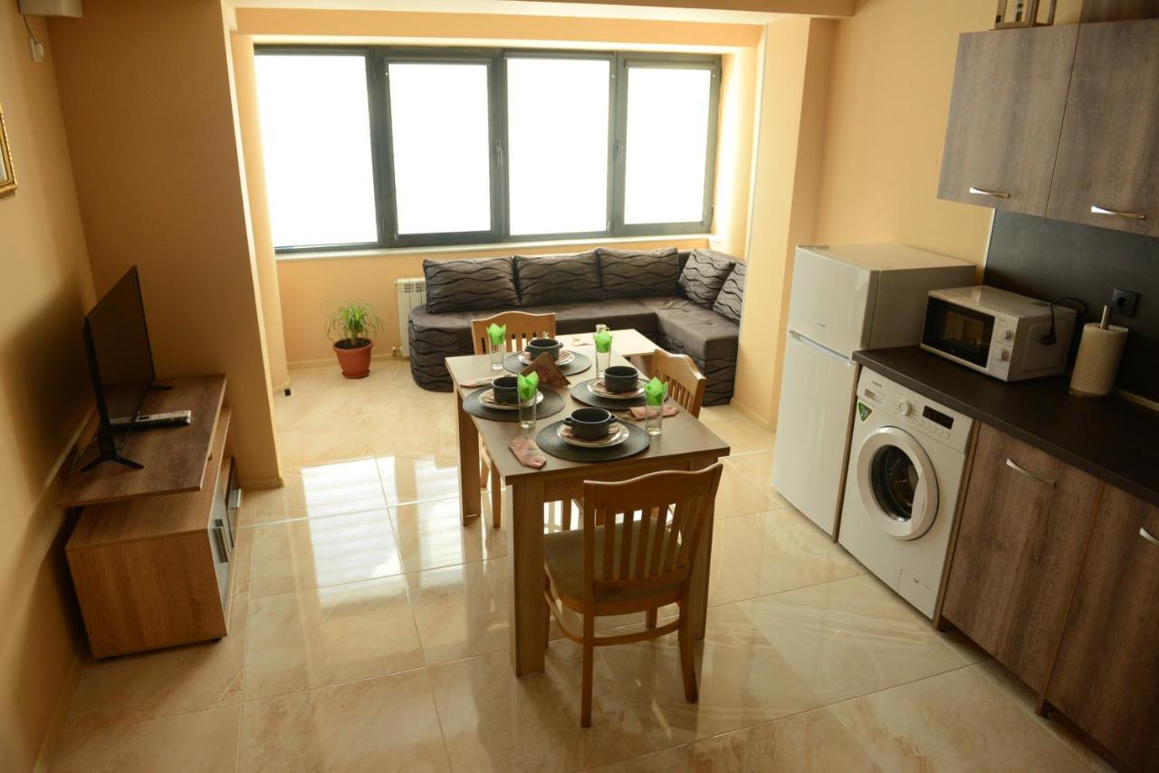 Family Hotel Gotse Delchev ภายนอก รูปภาพ