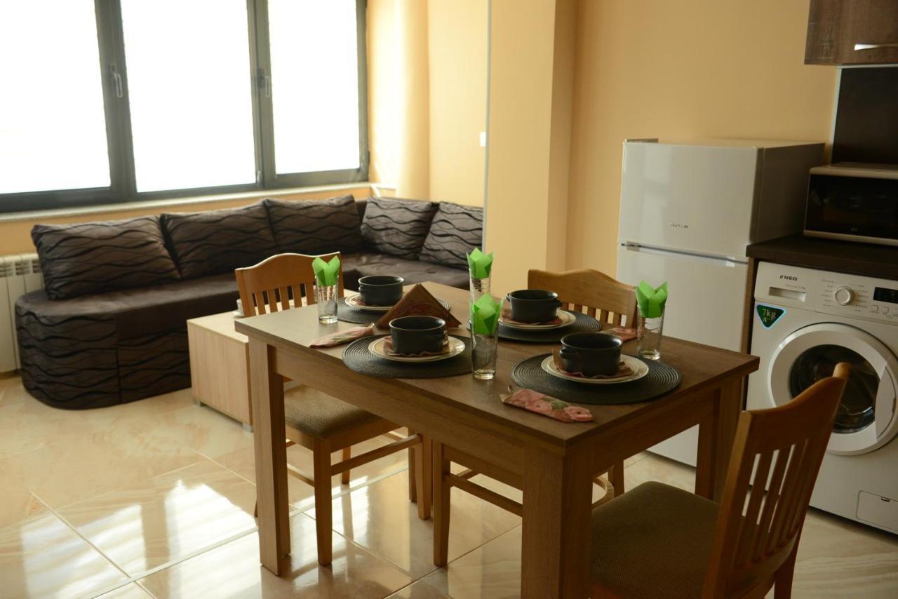 Family Hotel Gotse Delchev ภายนอก รูปภาพ