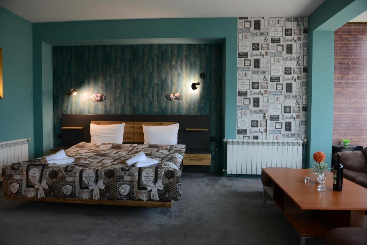 Family Hotel Gotse Delchev ภายนอก รูปภาพ