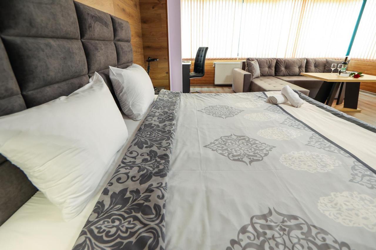 Family Hotel Gotse Delchev ภายนอก รูปภาพ