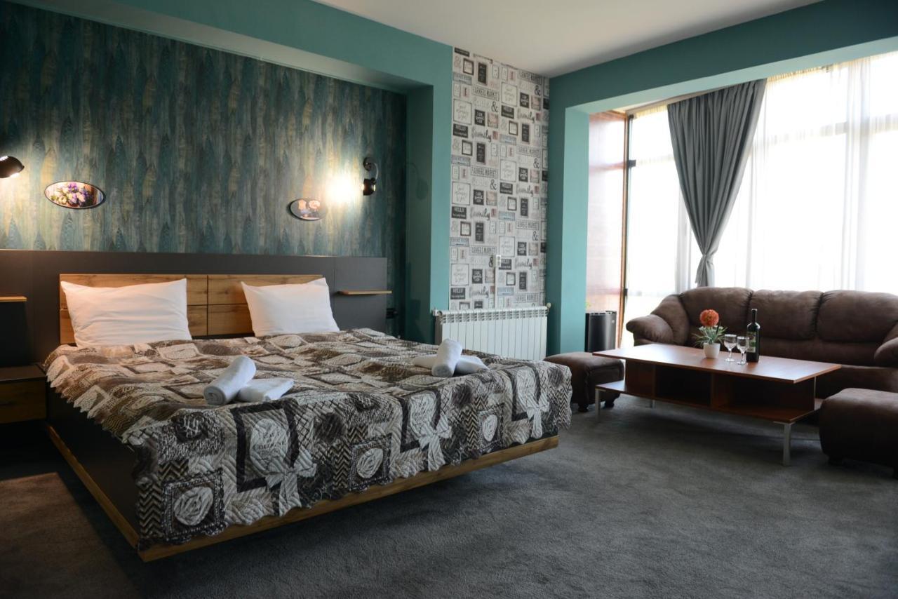 Family Hotel Gotse Delchev ภายนอก รูปภาพ
