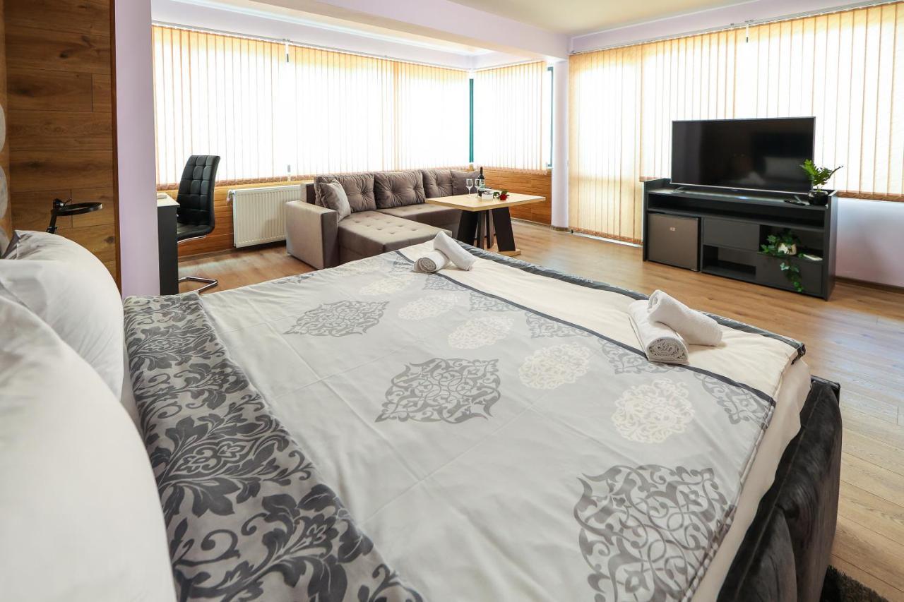 Family Hotel Gotse Delchev ภายนอก รูปภาพ