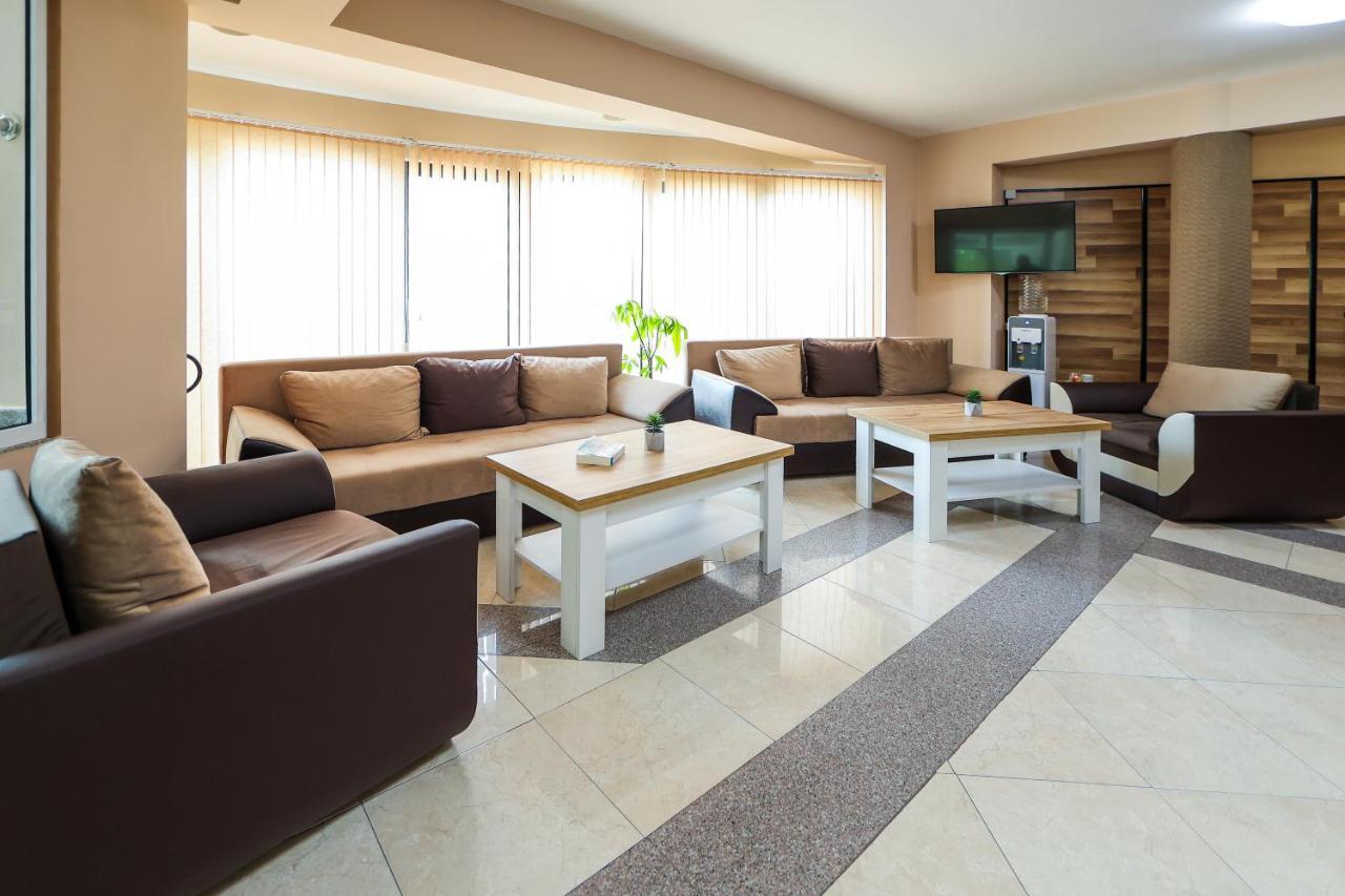 Family Hotel Gotse Delchev ภายนอก รูปภาพ