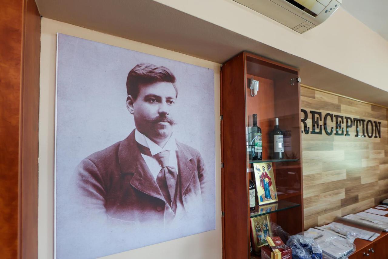 Family Hotel Gotse Delchev ภายนอก รูปภาพ