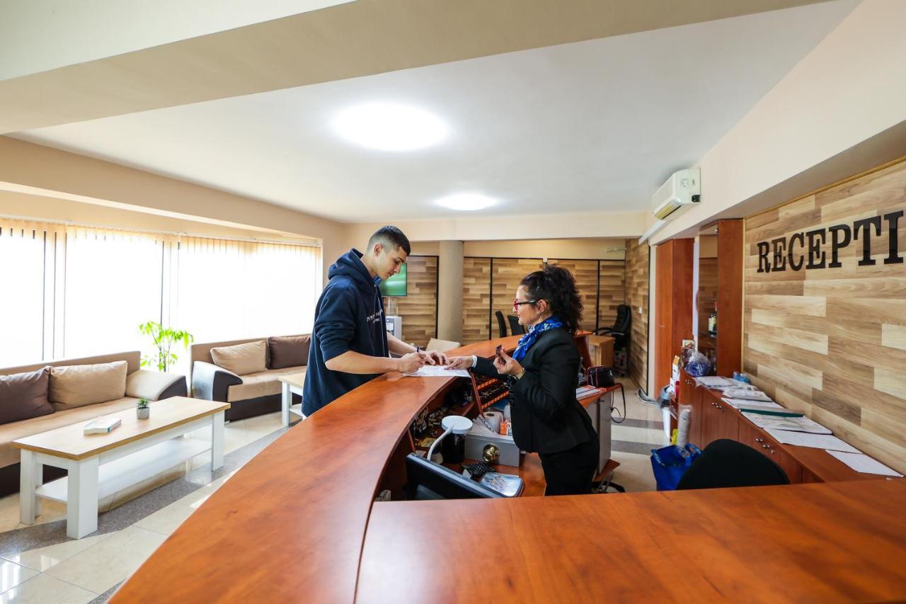 Family Hotel Gotse Delchev ภายนอก รูปภาพ