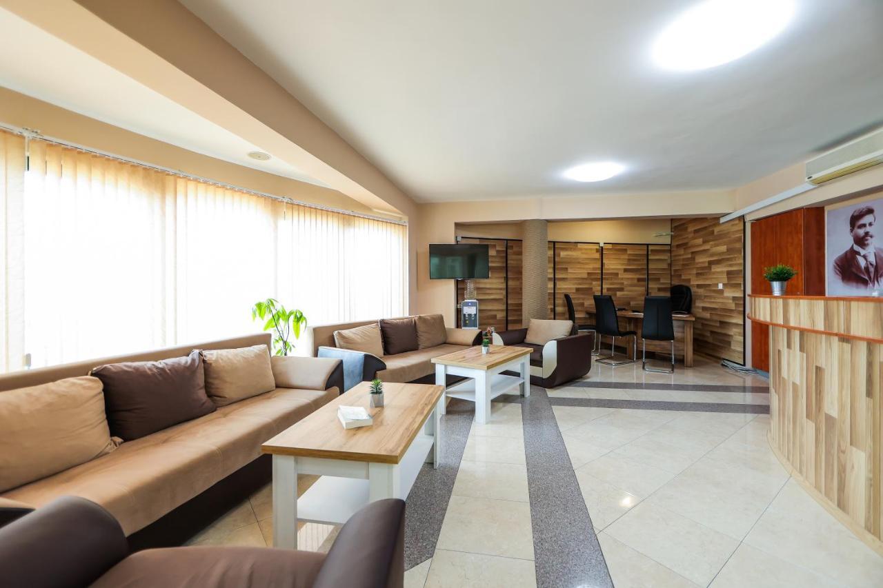 Family Hotel Gotse Delchev ภายนอก รูปภาพ