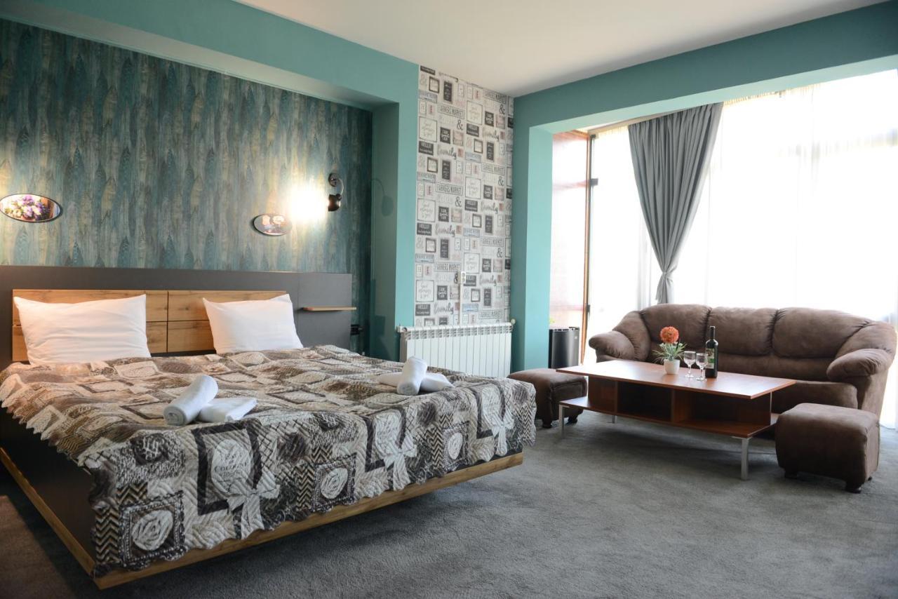 Family Hotel Gotse Delchev ภายนอก รูปภาพ