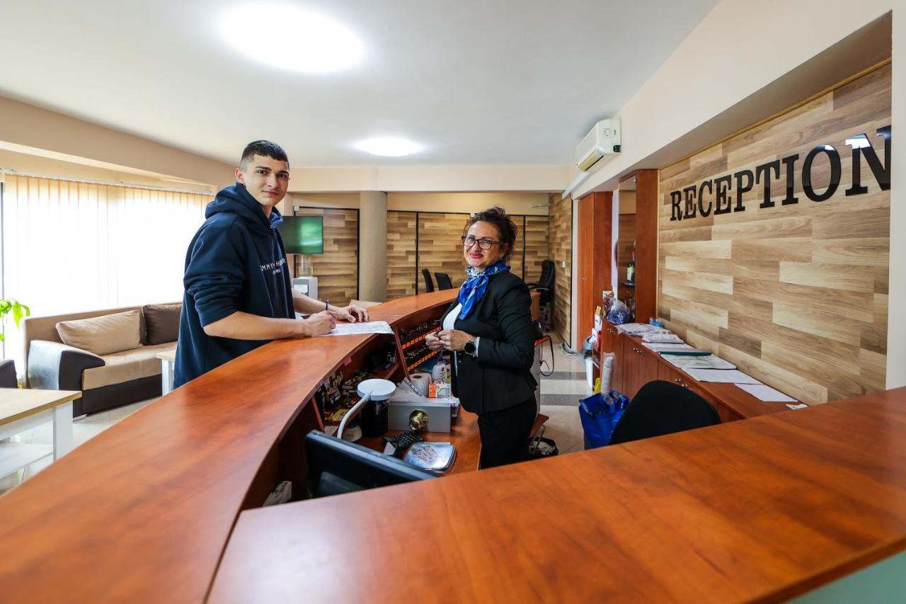 Family Hotel Gotse Delchev ภายนอก รูปภาพ