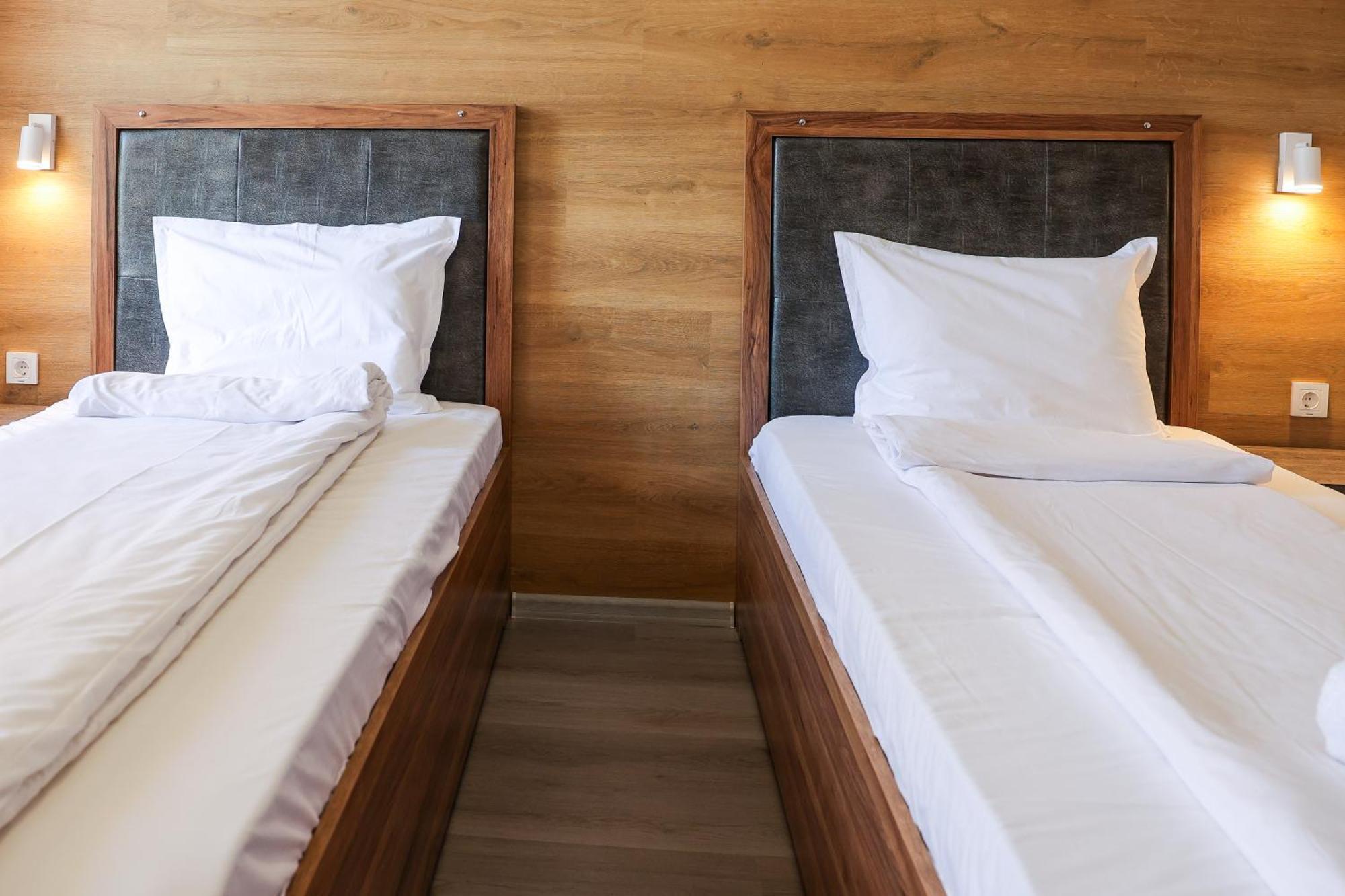 Family Hotel Gotse Delchev ภายนอก รูปภาพ