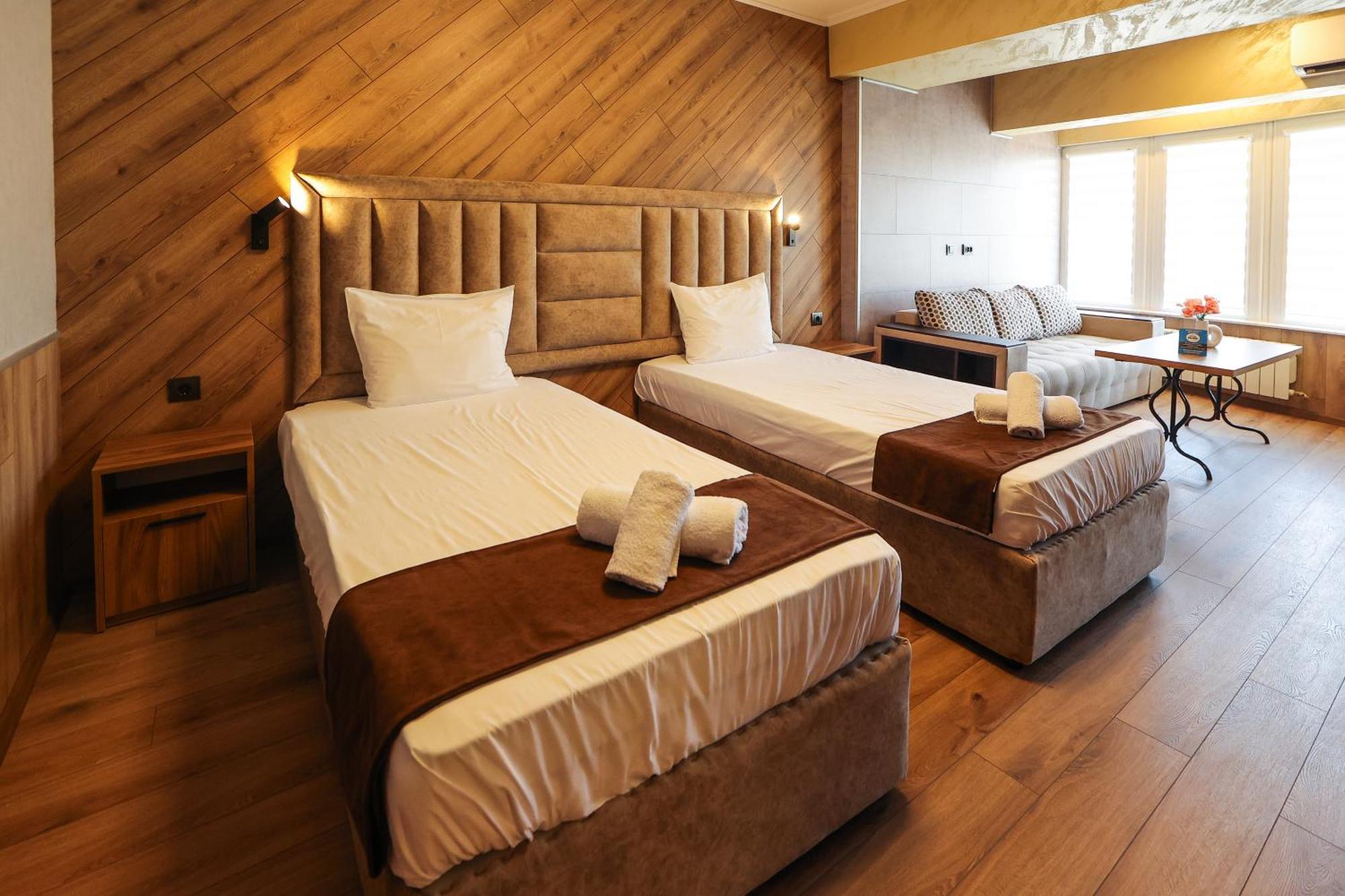 Family Hotel Gotse Delchev ภายนอก รูปภาพ