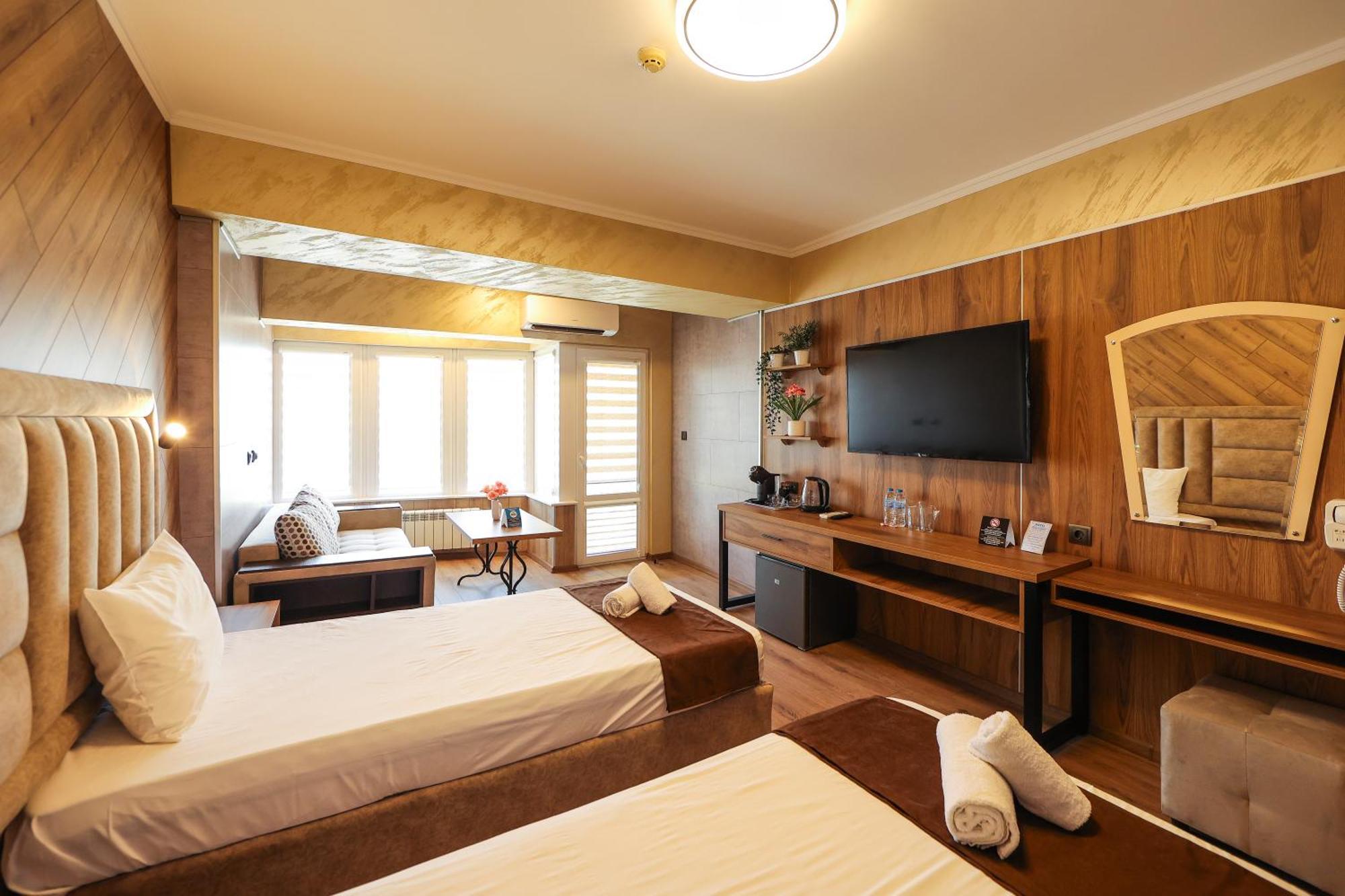 Family Hotel Gotse Delchev ภายนอก รูปภาพ